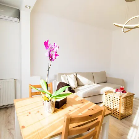 Best City Center Apartments By Alia Bucharest Exterior photo
